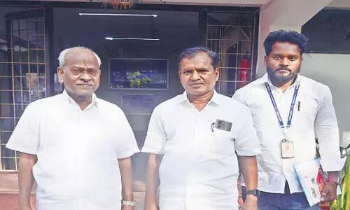Tamil Nadu: सैमसंग के बीच गतिरोध समाप्त करने में वार्ता विफल Tamil Nadu: सैमसंग के बीच गतिरोध समाप्त करने में वार्ता विफल