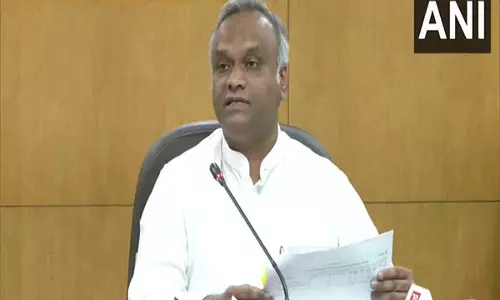 औरंगजेब विवाद के बीच Priyank Kharge ने मीडिया पर निशाना साधा औरंगजेब विवाद के बीच Priyank Kharge ने मीडिया पर निशाना साधा