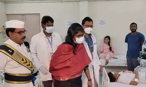 Andhra: बस-ट्रक की टक्कर में चार लोगों की मौत Andhra: बस-ट्रक की टक्कर में चार लोगों की मौत