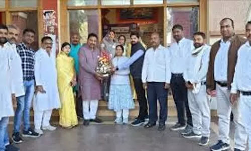 दो नगर निगम पार्षदों ने संभागीय आयुक्त के समक्ष शपथ ली