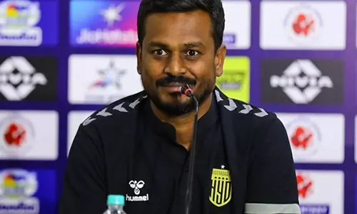Hyderabad FC के अंतरिम कोच शमील चेम्बकथ ने टीम से पंजाब एफसी से 1-3 की हार से सीखने का आग्रह किया
