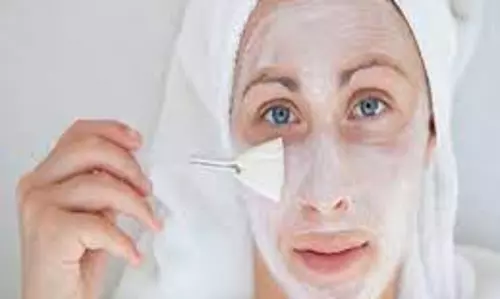 Sandalwood Face Mask :चमकदार और बेदाग त्वचा के लिए आजमाएं चंदन से बने ये फेस पैक Sandalwood Face Mask :चमकदार और बेदाग त्वचा के लिए आजमाएं चंदन से बने ये फेस पैक