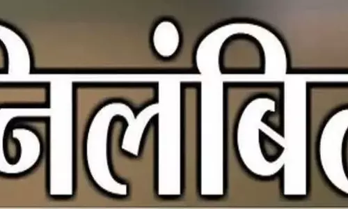 स्कूल को बना रखा था दारू पीने का अड्डा, प्रधान पाठक सस्पेंड स्कूल को बना रखा था दारू पीने का अड्डा, प्रधान पाठक सस्पेंड