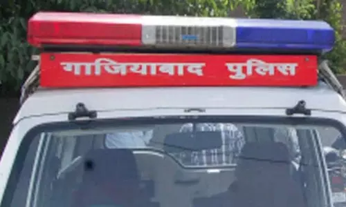 Ghaziabad: पुलिस ने सामूहिक दुष्कर्म की झूठी कहानी में शामिल कार चालक को दबोचा