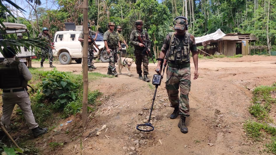 Manipur : सुरक्षा बलों ने कांगपोकपी जिले में अवैध बंकरों को ध्वस्त किया