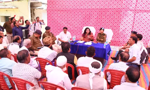 Madhopur: जिला कलेक्टर जिला स्तरीय शांति समिति की बैठक आयोजित