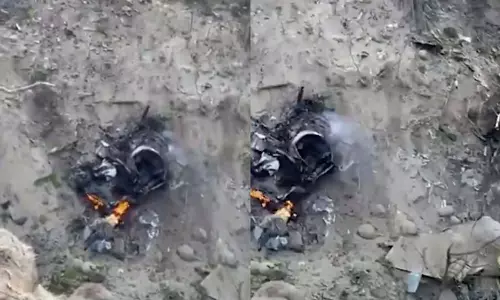 Haryana के अंबाला में भारतीय वायुसेना का जगुआर लड़ाकू विमान दुर्घटनाग्रस्त Haryana के अंबाला में भारतीय वायुसेना का जगुआर लड़ाकू विमान दुर्घटनाग्रस्त