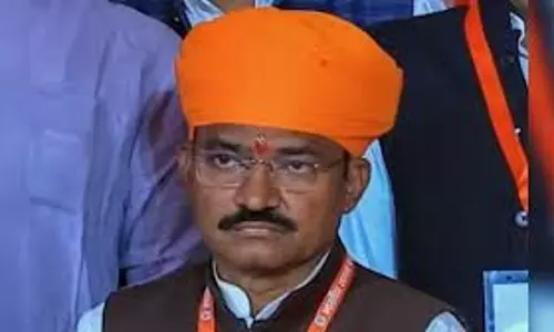Jaipur : उपमुख्यमंत्री बैरवा ने विश्व ग्लूकोमा जागरूकता सप्ताह पोस्टर का किया विमोचन Jaipur : उपमुख्यमंत्री बैरवा ने विश्व ग्लूकोमा जागरूकता सप्ताह पोस्टर का किया विमोचन