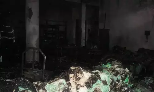 BREAKING: पॉलीथिन प्लांट में लगी आग, एक की दर्दनाक मौत BREAKING: पॉलीथिन प्लांट में लगी आग, एक की दर्दनाक मौत