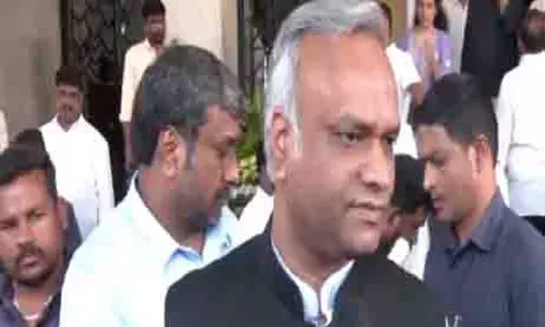 प्रियांक खड़गे ने राज्य बजट के खिलाफ प्रदर्शन करने पर अक्षम BJP की आलोचना की