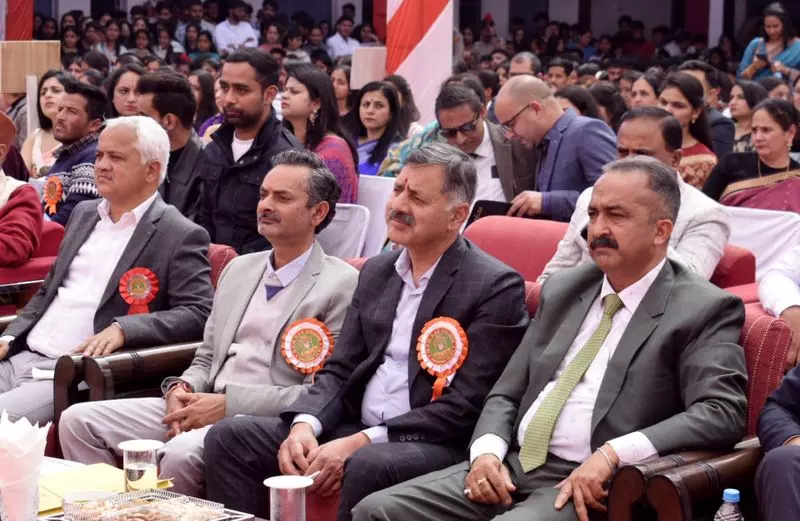 Himachal: मंत्री ने शिक्षा और स्वरोजगार के महत्व पर प्रकाश डाला Himachal: मंत्री ने शिक्षा और स्वरोजगार के महत्व पर प्रकाश डाला