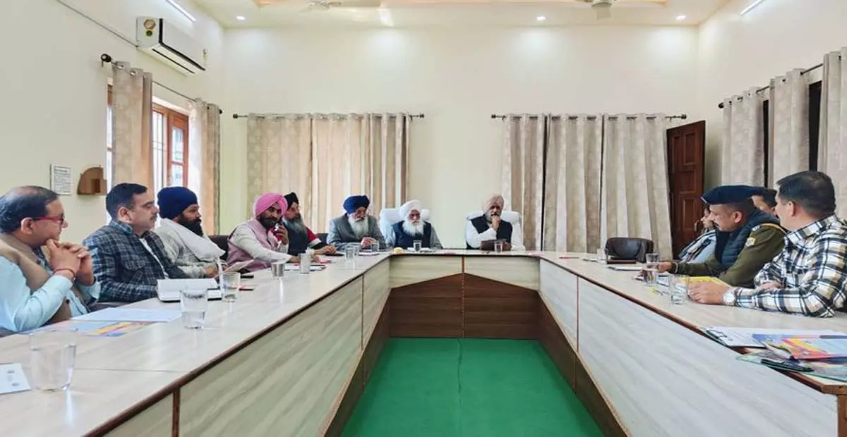 Himachal: बैठक में होला मोहल्ला समारोह की तैयारियों पर चर्चा हुई Himachal: बैठक में होला मोहल्ला समारोह की तैयारियों पर चर्चा हुई