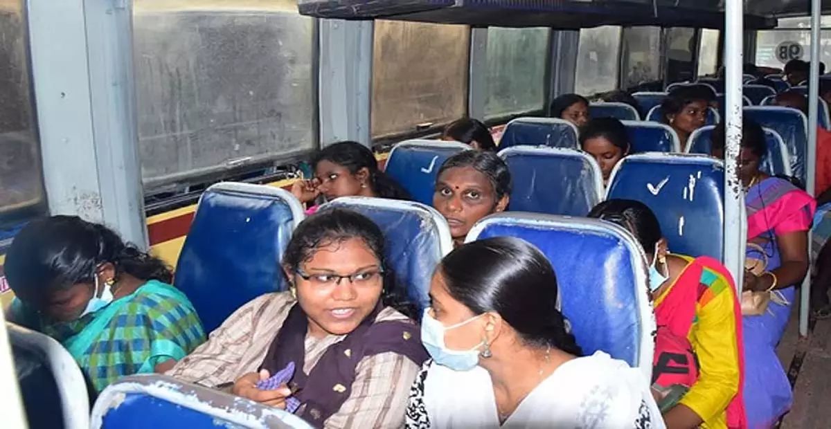 Andhra: संबंधित जिलों में रहने वाली महिलाओं के लिए मुफ्त बस यात्रा Andhra: संबंधित जिलों में रहने वाली महिलाओं के लिए मुफ्त बस यात्रा