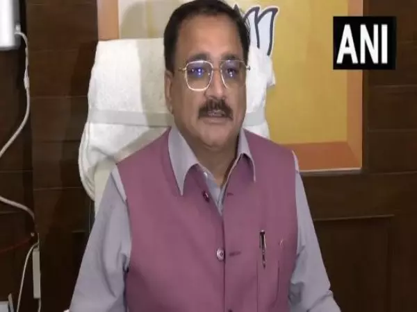 BJP के वीरेंद्र सचदेवा ने पंजाब में नकद हस्तांतरण योजना को लागू करने में विफलता को लेकर आप पर पलटवार किया BJP के वीरेंद्र सचदेवा ने पंजाब में नकद हस्तांतरण योजना को लागू करने में विफलता को लेकर आप पर पलटवार किया
