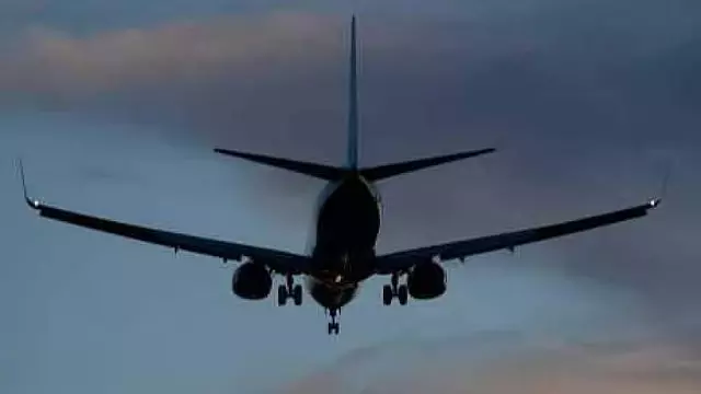 Tamil Nadu: यात्रियों की कमी के कारण 4 उड़ानें रद्द Tamil Nadu: यात्रियों की कमी के कारण 4 उड़ानें रद्द
