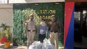 शराब परोसने के आरोप में ढाबा मालिक गिरफ्तार शराब परोसने के आरोप में ढाबा मालिक गिरफ्तार
