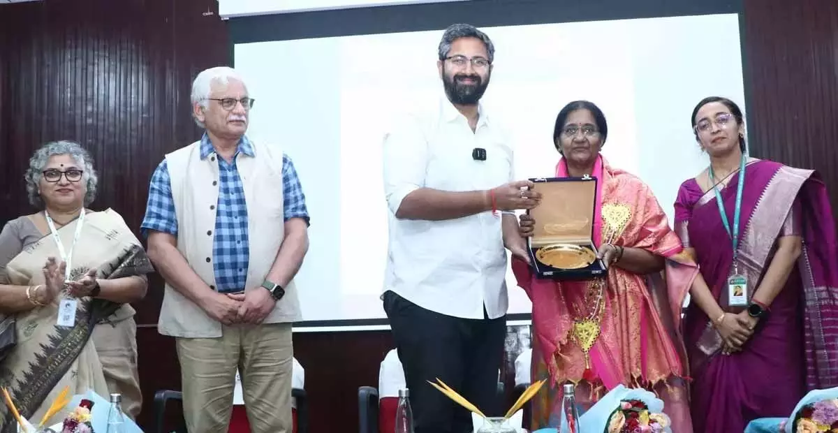 Andhra: समान अवसर महिला सशक्तिकरण सुनिश्चित करते Andhra: समान अवसर महिला सशक्तिकरण सुनिश्चित करते