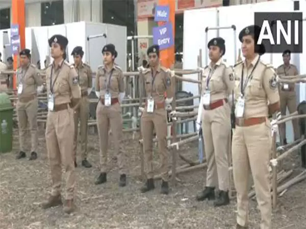 PM Modi के दौरे से पहले नवसारी में सुरक्षा व्यवस्था की कमान महिला पुलिस अधिकारियों ने संभाली PM Modi के दौरे से पहले नवसारी में सुरक्षा व्यवस्था की कमान महिला पुलिस अधिकारियों ने संभाली