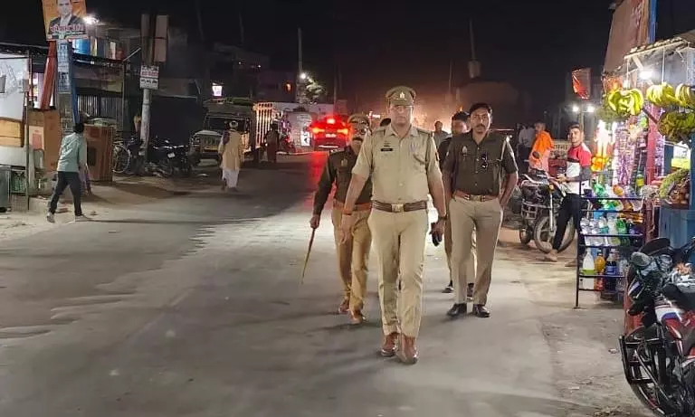 Ballia: बलिया पुलिस होली और रमजान को लेकर सतर्क हुई Ballia: बलिया पुलिस होली और रमजान को लेकर सतर्क हुई