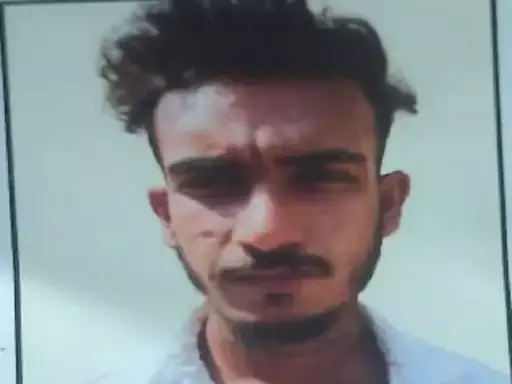 भाई और बहन थे घर में, एक ने लगाई फांसी भाई और बहन थे घर में, एक ने लगाई फांसी