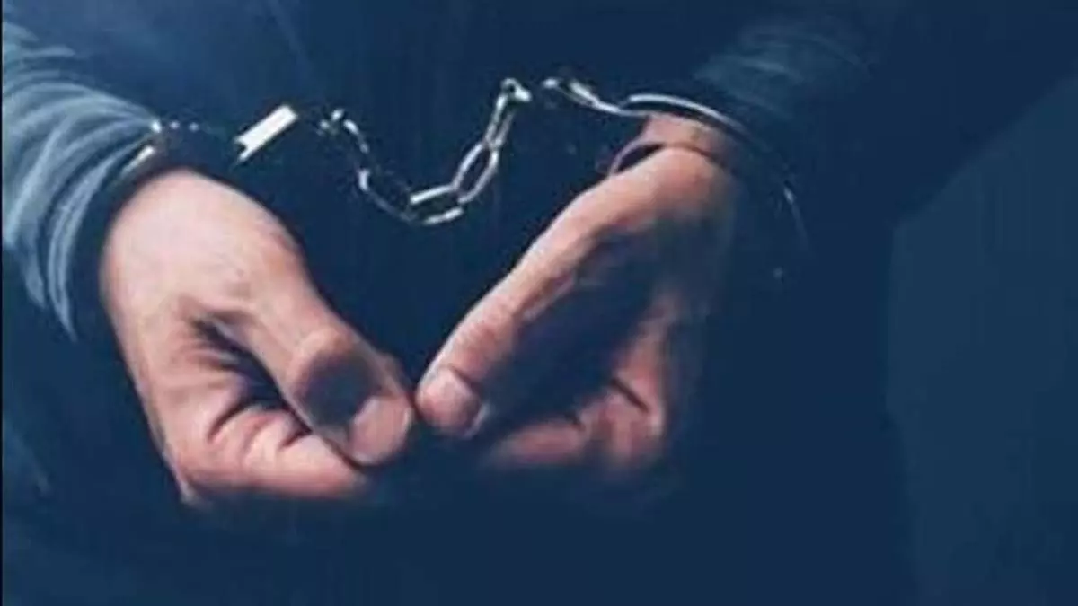 Mizoram: हवाई अड्डे पर गोला-बारूद रखने के आरोप में बेल्जियम का व्यक्ति गिरफ्तार Mizoram: हवाई अड्डे पर गोला-बारूद रखने के आरोप में बेल्जियम का व्यक्ति गिरफ्तार