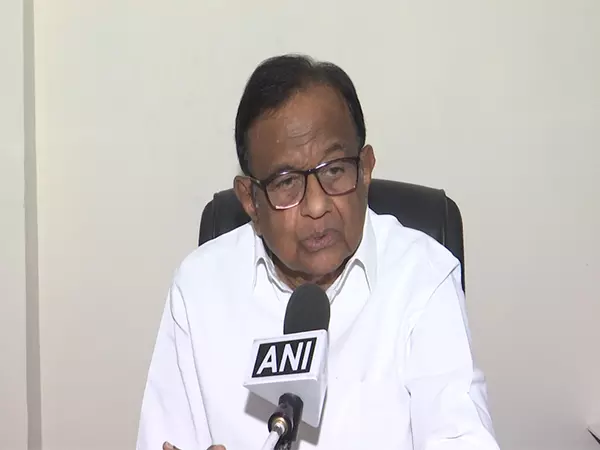 तीसरी भाषा के बारे में सोचने से पहले दो भाषाओं के फॉर्मूले को सफल बनाएं: P Chidambaram तीसरी भाषा के बारे में सोचने से पहले दो भाषाओं के फॉर्मूले को सफल बनाएं: P Chidambaram