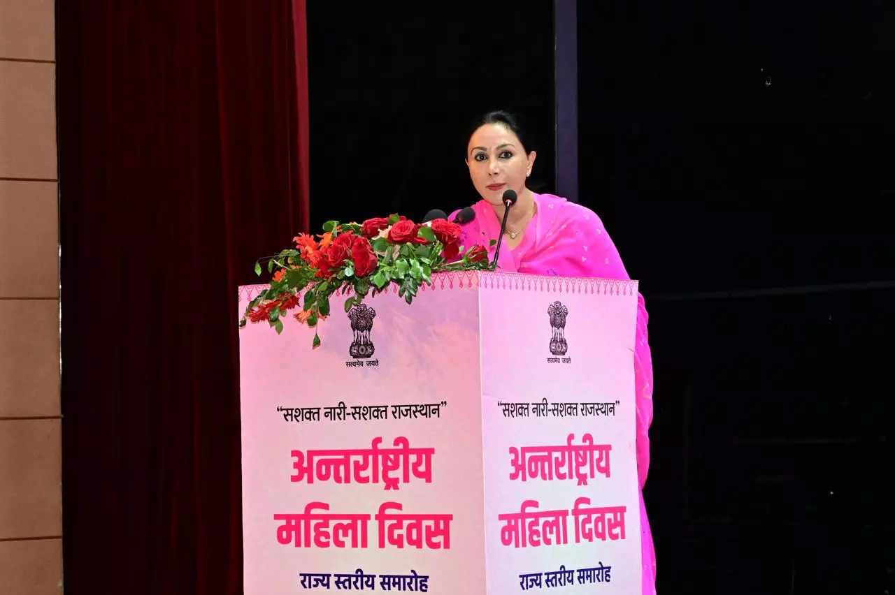 Jaipur: अंतर्राष्ट्रीय महिला दिवस : राज्य स्तरीय महिला सम्मान समारोह लाडो प्रोत्साहन योजना Jaipur: अंतर्राष्ट्रीय महिला दिवस : राज्य स्तरीय महिला सम्मान समारोह लाडो प्रोत्साहन योजना
