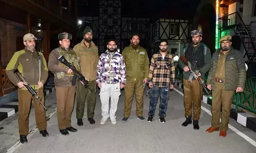 श्रीनगर में दो कुख्यात ड्रग तस्करों पर पीआईटी एनडीपीएस अधिनियम के तहत मामला दर्ज: पुलिस श्रीनगर में दो कुख्यात ड्रग तस्करों पर पीआईटी एनडीपीएस अधिनियम के तहत मामला दर्ज: पुलिस