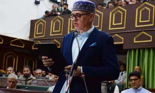 जम्मू मुख्यमंत्री ने समावेशी विकास पर ध्यान केंद्रित करते हुए 1.12 लाख करोड़ रुपये का बजट पेश किया