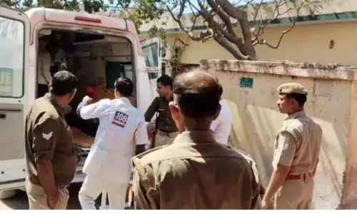 UP News: खाना बनाते समय हुआ हादसा, आग में झुलसा पुलिसकर्मी