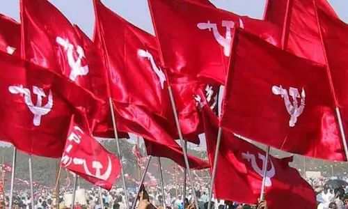 Kerala: सीपीएम स्थानीय सम्मेलनों में गुटबाजी की शिकायतों की जांच करेगी Kerala: सीपीएम स्थानीय सम्मेलनों में गुटबाजी की शिकायतों की जांच करेगी