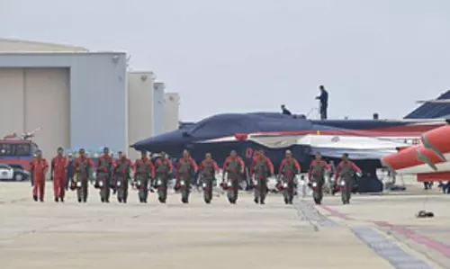 भारत-थाईलैंड रक्षा सहयोग को नई ऊंचाई, बैंकॉक में सूर्यकिरण टीम का रोमांचक प्रदर्शन