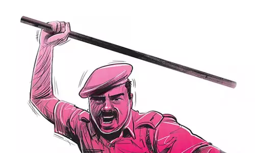 Odisha: ओडिशा में पुलिस की प्रताड़ना के बाद एक व्यक्ति अस्पताल में भर्ती Odisha: ओडिशा में पुलिस की प्रताड़ना के बाद एक व्यक्ति अस्पताल में भर्ती