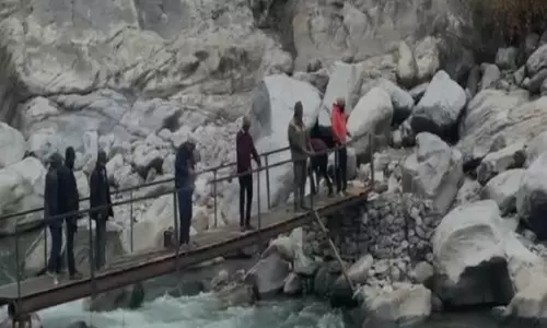 Uttarakhand: अलकनंदा नदी पर अस्थायी पुल का निर्माण सफलतापूर्वक पूरा हुआ