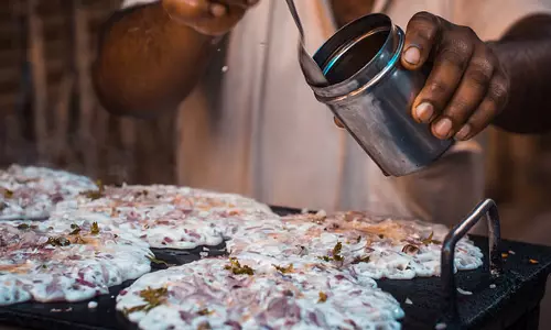 Odisha: पुरी प्रशासन ने गोमांस के आरोपों के बीच सड़क किनारे भोजनालय को बंद कराया