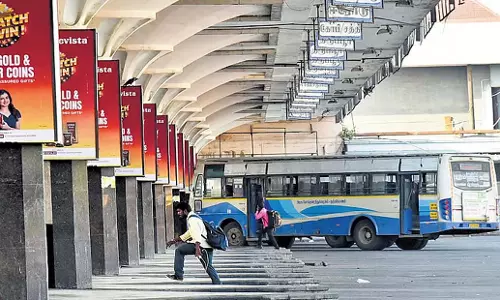 Tamil Nadu: कोयंबटूर के अन्नूर में ग्रामीण बसों के अनियमित संचालन से परेशान