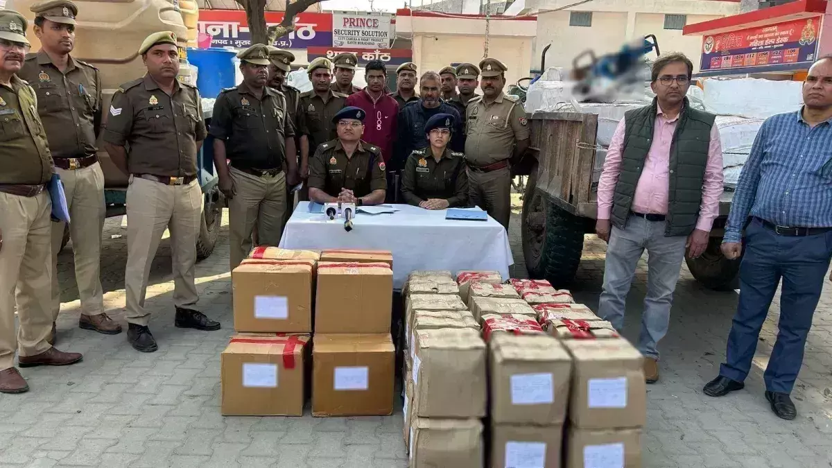 Moradabad: कांठ पुलिस ने मधुमक्खी पालन फार्म से नकली शराब बनाने की फैक्ट्री पकड़ी Moradabad: कांठ पुलिस ने मधुमक्खी पालन फार्म से नकली शराब बनाने की फैक्ट्री पकड़ी