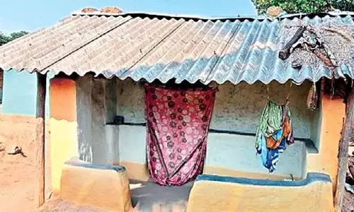 Odisha: 80 फीसदी परिवार अपने घरों में ताला लगाकर अपने गृहनगर छोड़ने को मजबूर