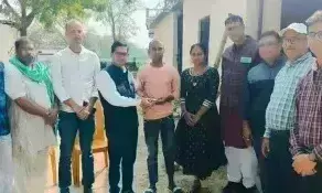 Ballia: शिक्षकों ने दिवंगत रसोइया मुन्नी देवी के परिवार को आर्थिक सहायता दी Ballia: शिक्षकों ने दिवंगत रसोइया मुन्नी देवी के परिवार को आर्थिक सहायता दी