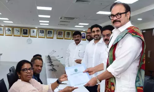 Andhra: नागाबाबू ने एमएलसी चुनाव के लिए नामांकन दाखिल किया Andhra: नागाबाबू ने एमएलसी चुनाव के लिए नामांकन दाखिल किया