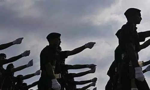 आईएनएस चिल्का से 2,966 अग्निवीर, 227 नाविक स्नातक हुए आईएनएस चिल्का से 2,966 अग्निवीर, 227 नाविक स्नातक हुए