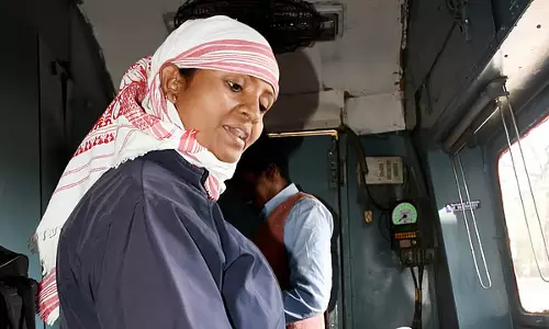 Jharkhand: सिर्फ महिलाओं द्वारा संचालित होगी विशेष ट्रेन Jharkhand: सिर्फ महिलाओं द्वारा संचालित होगी विशेष ट्रेन