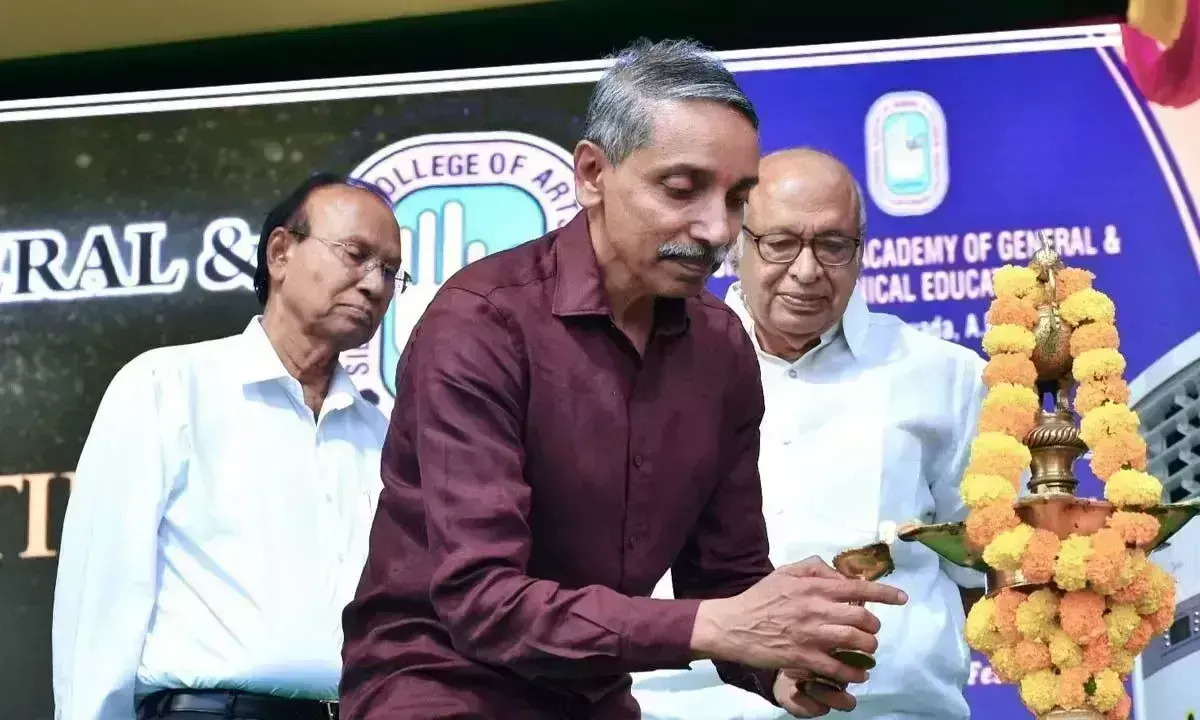 Andhra Pradesh :  सिद्धार्थ अकादमी का स्वर्ण जयंती समारोह शुरू