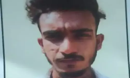 भाई और बहन थे घर में, एक ने लगाई फांसी भाई और बहन थे घर में, एक ने लगाई फांसी