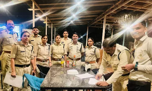 Bhopal: जिला भोपाल आबकारी कंट्रोलर गोयल ने अवैध स्थल पर बड़ी कार्यवाही की Bhopal: जिला भोपाल आबकारी कंट्रोलर गोयल ने अवैध स्थल पर बड़ी कार्यवाही की