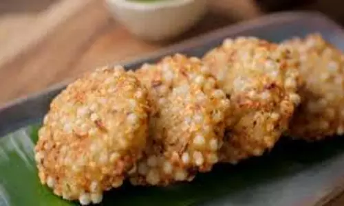 Sabudana Vada व्रत-त्योहार के लिए किया जाता है तैयार Sabudana Vada व्रत-त्योहार के लिए किया जाता है तैयार