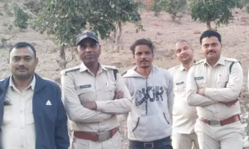 Jatara: वन विभाग ने आधी रात्रि में जप्त किया मय ट्रॉली रेत भरा ट्रैक्टर
