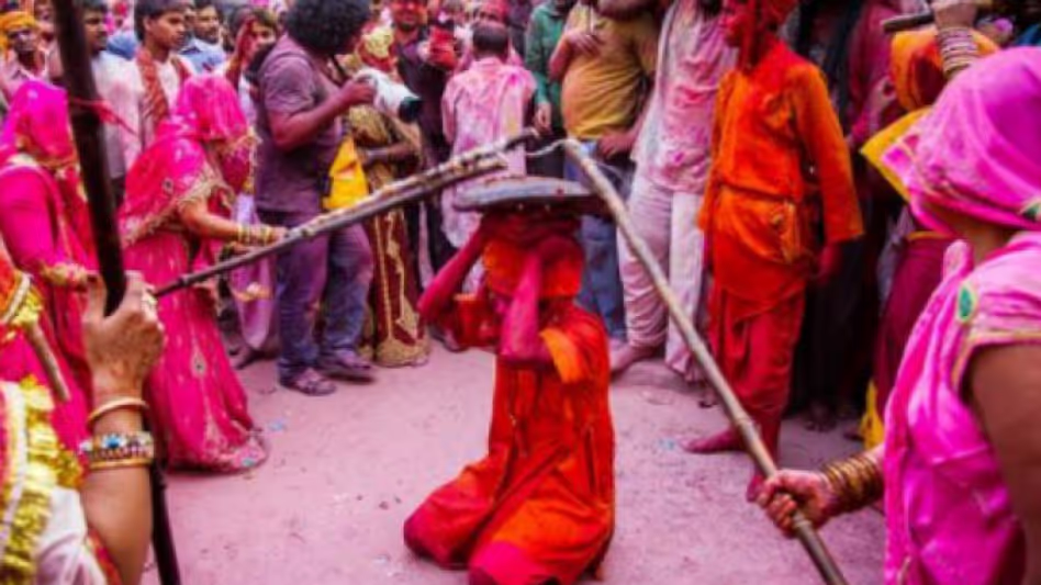 Lathmar Holi आज, जानें बरसाना की लठमार होली का महत्व