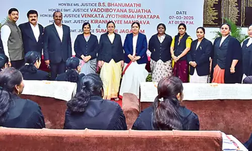 Andhra: हाईकोर्ट में महिला दिवस मनाया गया
