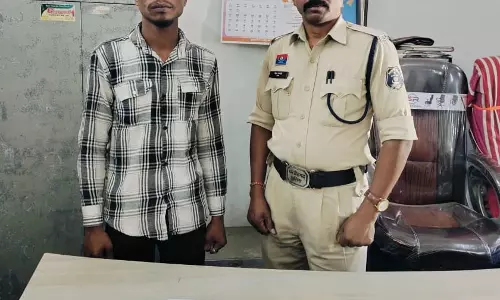 रायपुर : स्प्रींगदार चाकू लेकर घूम रहा बदमाश गिरफ्तार